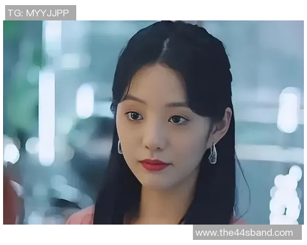 娱乐圈新星崛起 某女演员突破演技瓶颈获导演高度评价 未来可期