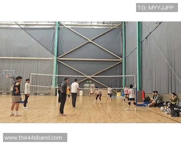 南京排球队心理素质提升之路：热议排球背后的心态变革与团队协作