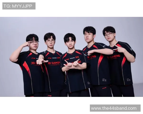 和平精英战术分析：深入探讨JDG战队的战略布局与执行力